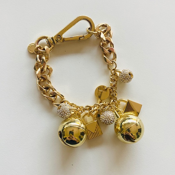 💋Michael Kors Gold Tone Emblem Chain Bracelet - Picture 3 of 4